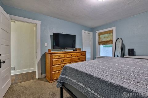 Tiny photo for 525 Watervliet Avenue, Dayton, OH 45420 (MLS # 945118)