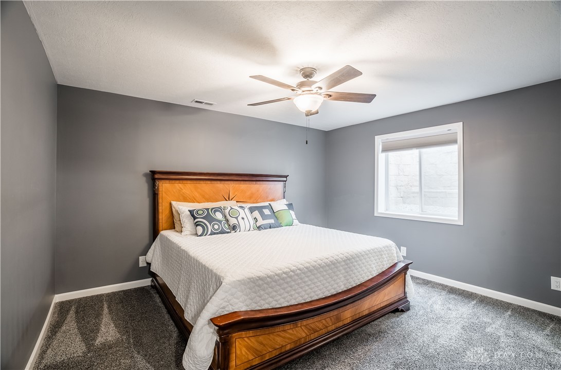 703 Sherwood Drive, Troy, Ohio image 34