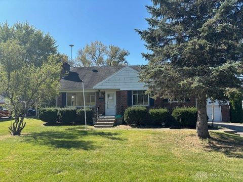 Photo of 1421 Seminole Avenue, Springfield, OH 45506 (MLS # 946155)