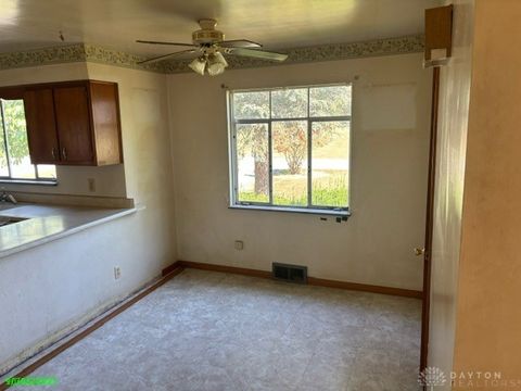 Tiny photo for 1421 Seminole Avenue, Springfield, OH 45506 (MLS # 946155)