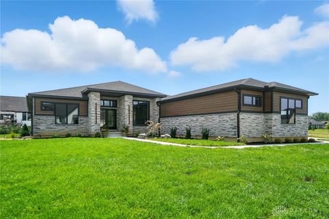 Photo of 1890 Horseshoe Bend, Dayton, OH 45458 (MLS # 940454)