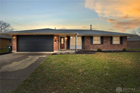 Photo of 233 Grantwood Drive, Dayton, OH 45449 (MLS # 950750)