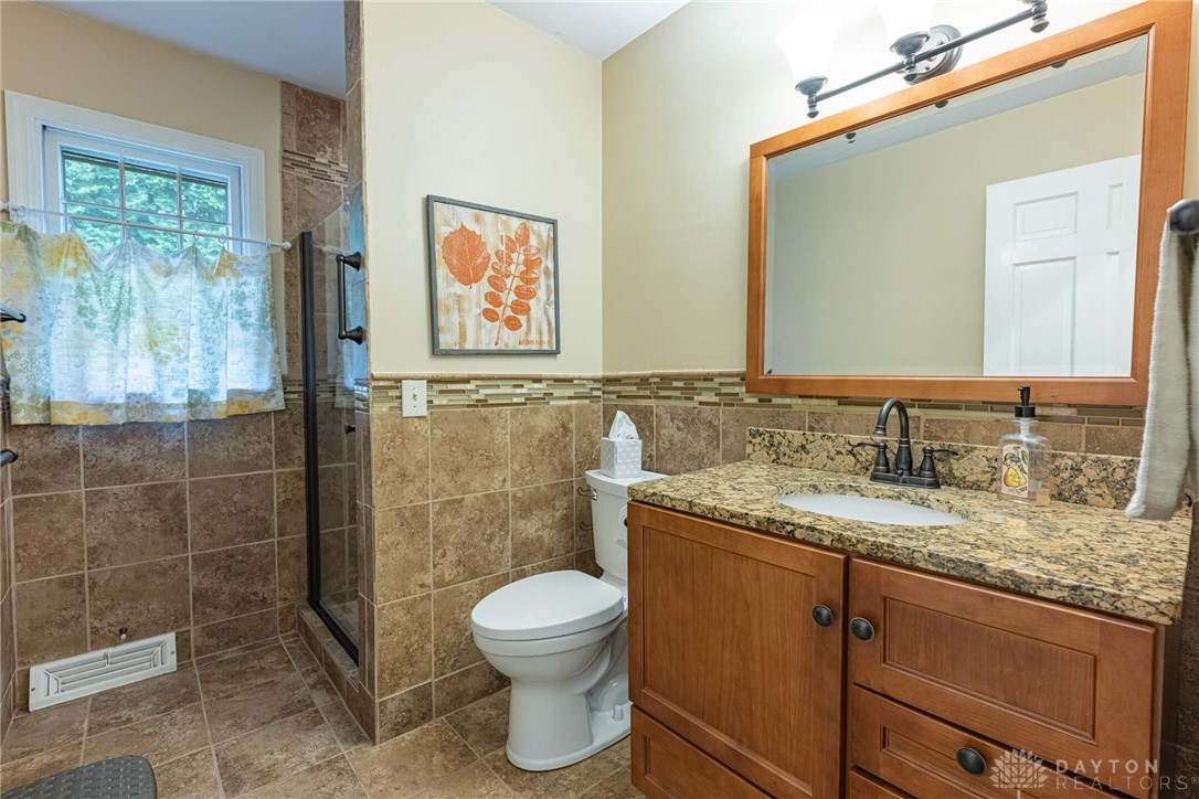 649 Murrell Drive, Kettering, Ohio image 11