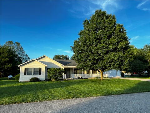 Photo of 2284 Katherine Boulevard, Bethel Twp, OH 45341 (MLS # 961623)