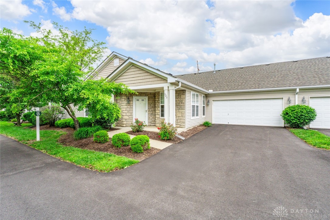 325 Bending Branch Lane, Miamisburg, Ohio image 4