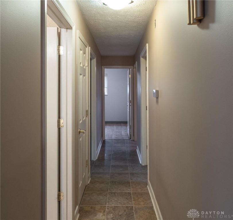 3069 Windmill Drive, Beavercreek, Ohio image 18
