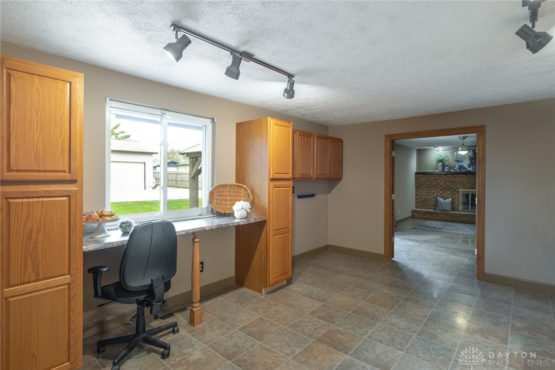 3069 Windmill Drive, Beavercreek, Ohio image 12