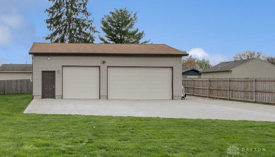 3069 Windmill Drive, Beavercreek, Ohio image 3
