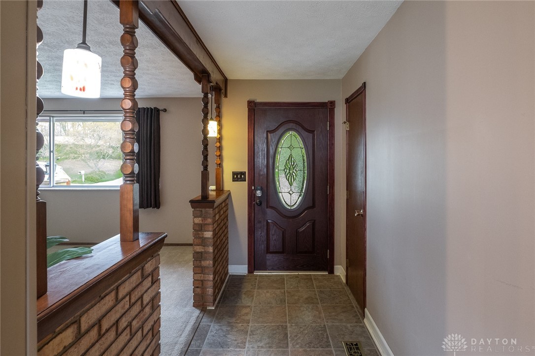 3069 Windmill Drive, Beavercreek, Ohio image 6