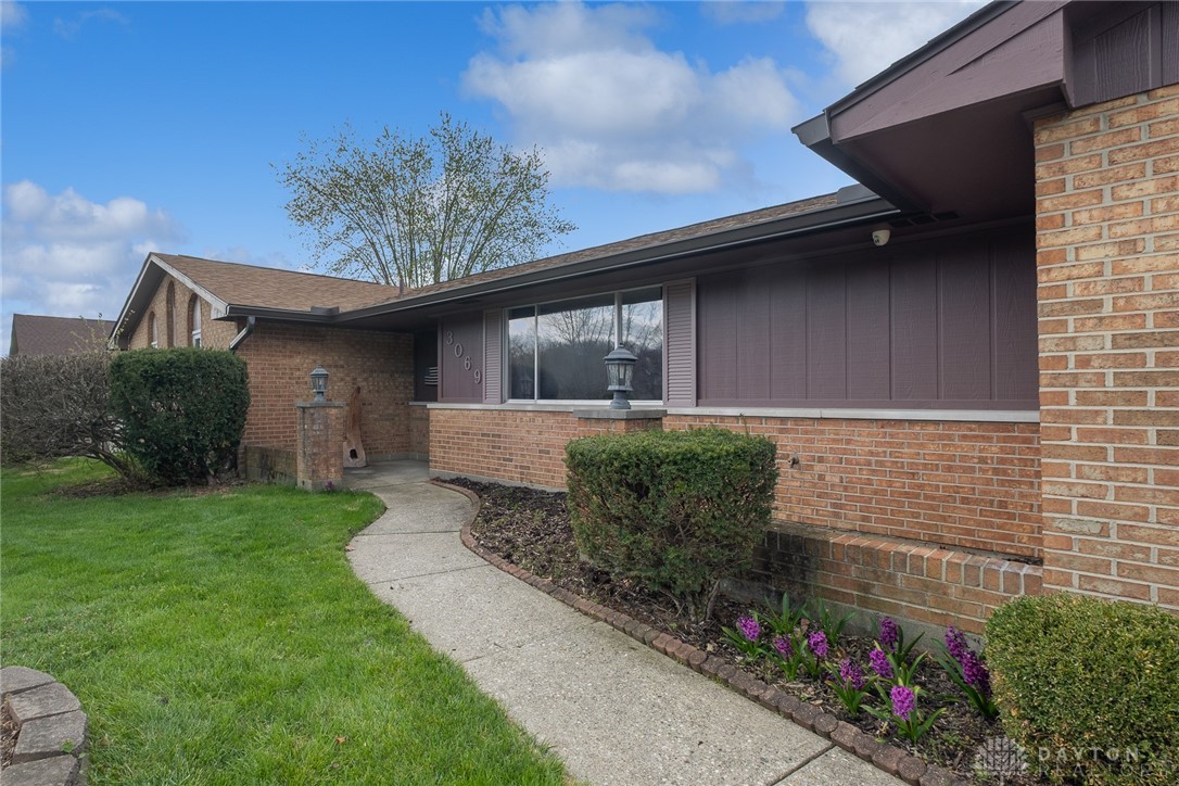 3069 Windmill Drive, Beavercreek, Ohio image 2