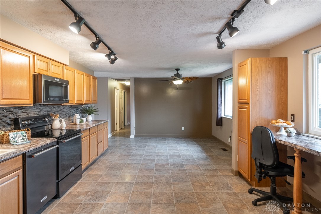 3069 Windmill Drive, Beavercreek, Ohio image 15