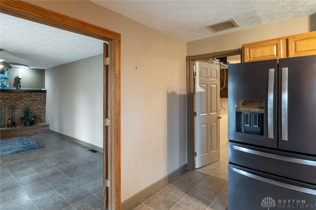 3069 Windmill Drive, Beavercreek, Ohio image 16