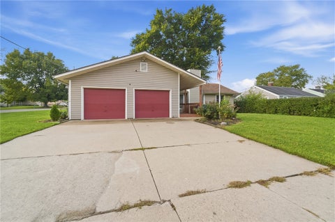 Photo for 985 Saint Clair Avenue
