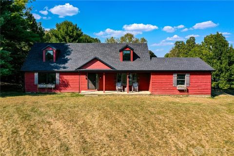 Photo of 3800 Crescent Hill Road, Springfield, OH 45502 (MLS # 944078)
