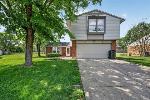 Photo of 2294 Cross Village Drive, Miami Twp, OH 45342 (MLS # 957030)