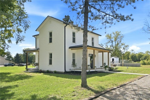 Photo of 7351 Farmersville Germantown Pike, Germantown, OH 45327 (MLS # 968803)