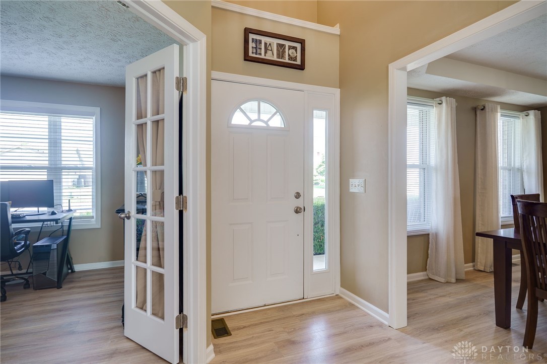 1371 Edinburgh Drive, Troy, Ohio image 4