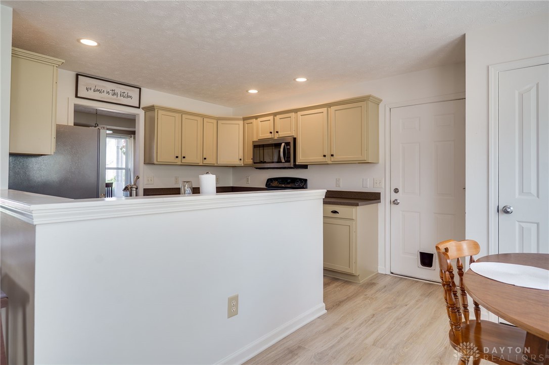 1371 Edinburgh Drive, Troy, Ohio image 18