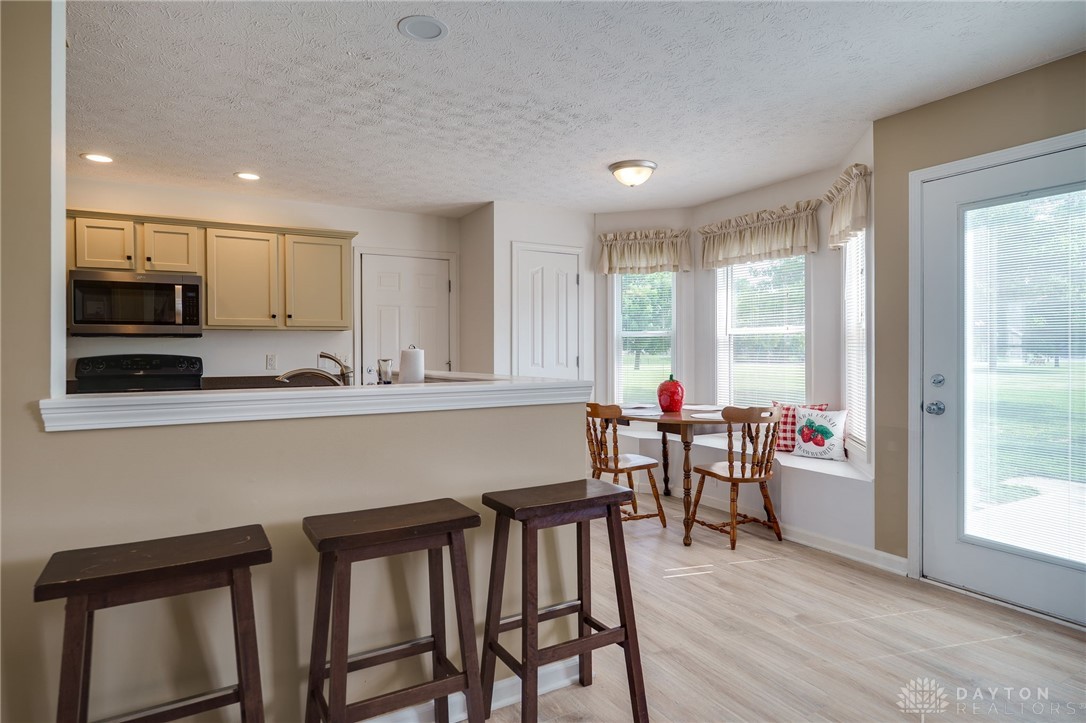 1371 Edinburgh Drive, Troy, Ohio image 13