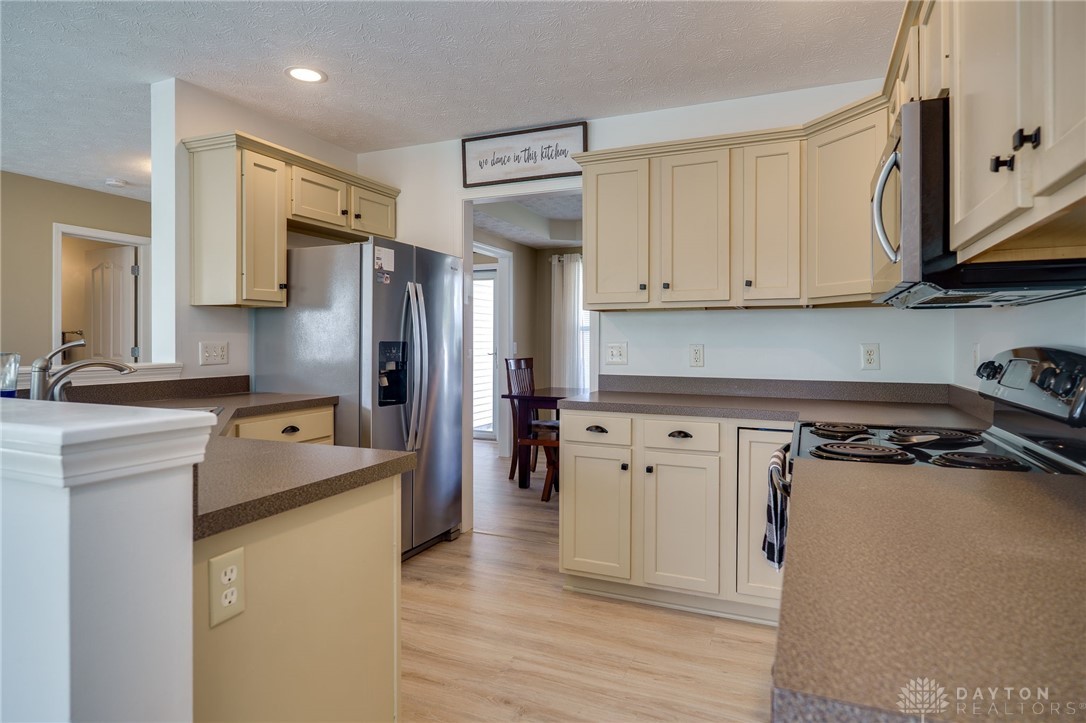 1371 Edinburgh Drive, Troy, Ohio image 15