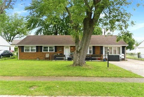 Photo of 598 Beam Drive, Franklin, OH 45005 (MLS # 957680)