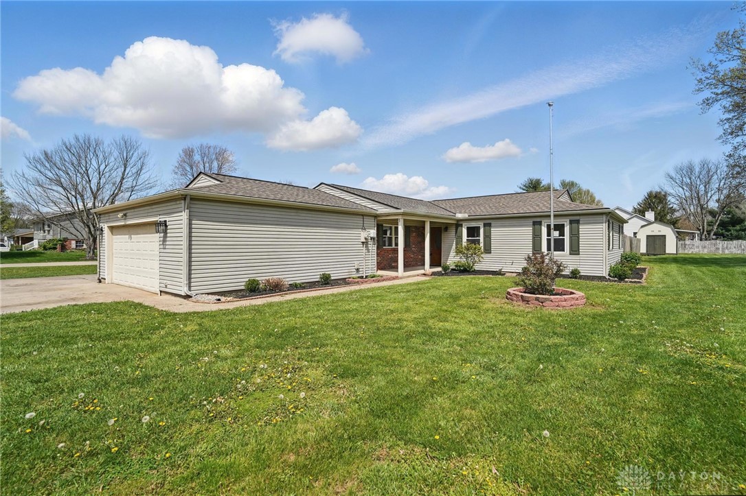 5322 Gabbard Drive, Trenton, Ohio image 1