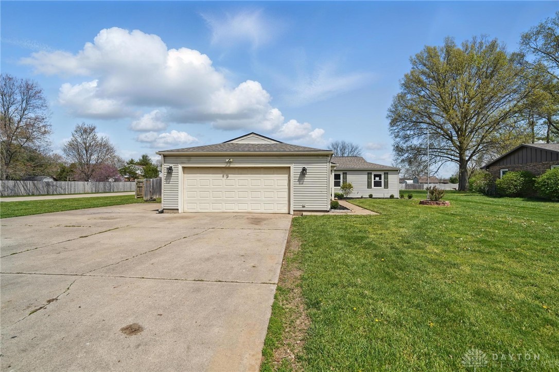 5322 Gabbard Drive, Trenton, Ohio image 2