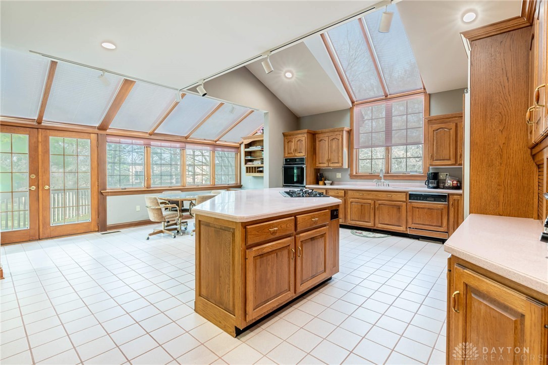 514 Shambord Circle, Kettering, Ohio image 18