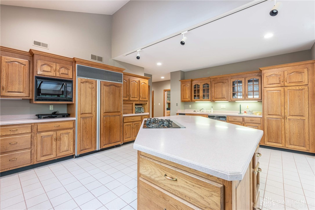 514 Shambord Circle, Kettering, Ohio image 15