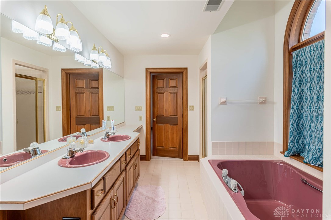 514 Shambord Circle, Kettering, Ohio image 47