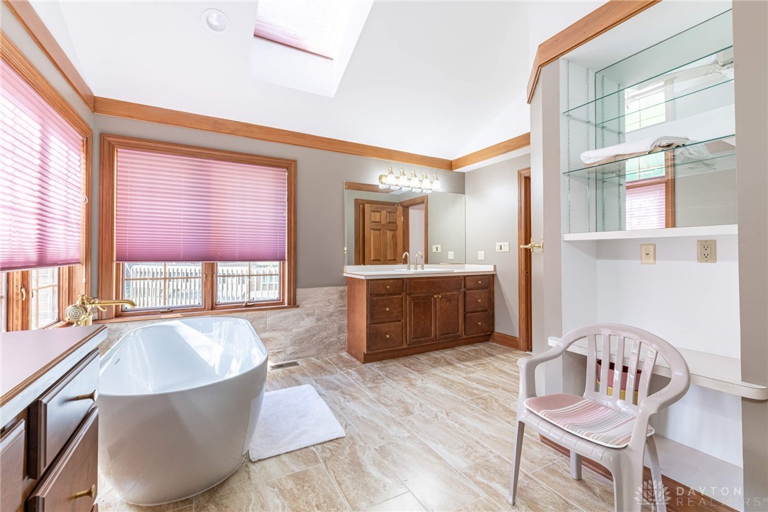 514 Shambord Circle, Kettering, Ohio image 32