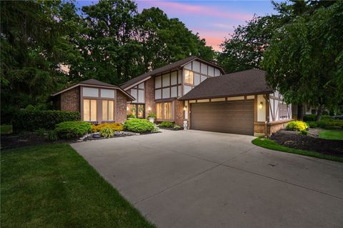 Photo of 1243 Waterwyck Trail, Washington Twp, OH 45458 (MLS # 959276)