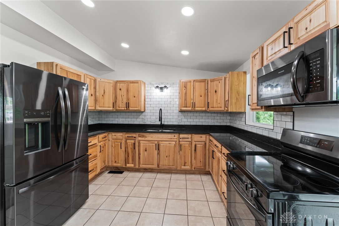 4124 Rosehill Drive, Beavercreek, Ohio image 19