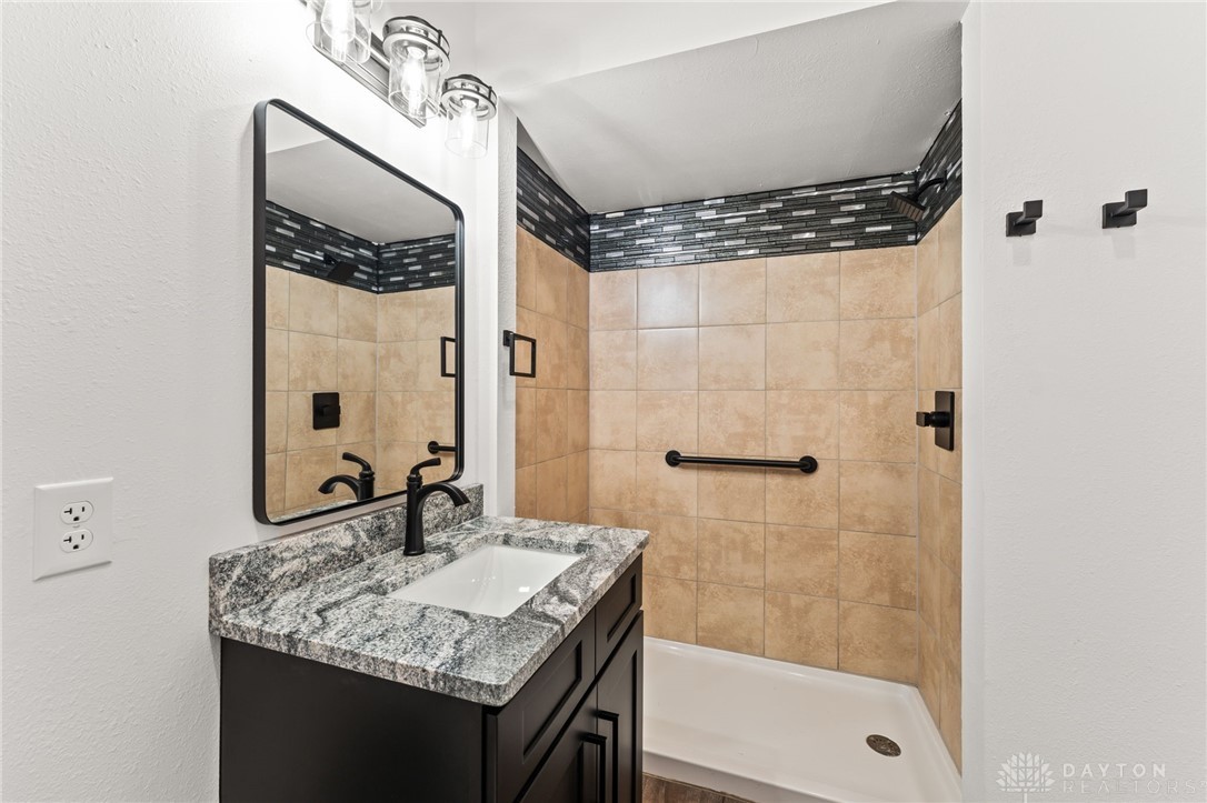 4124 Rosehill Drive, Beavercreek, Ohio image 28