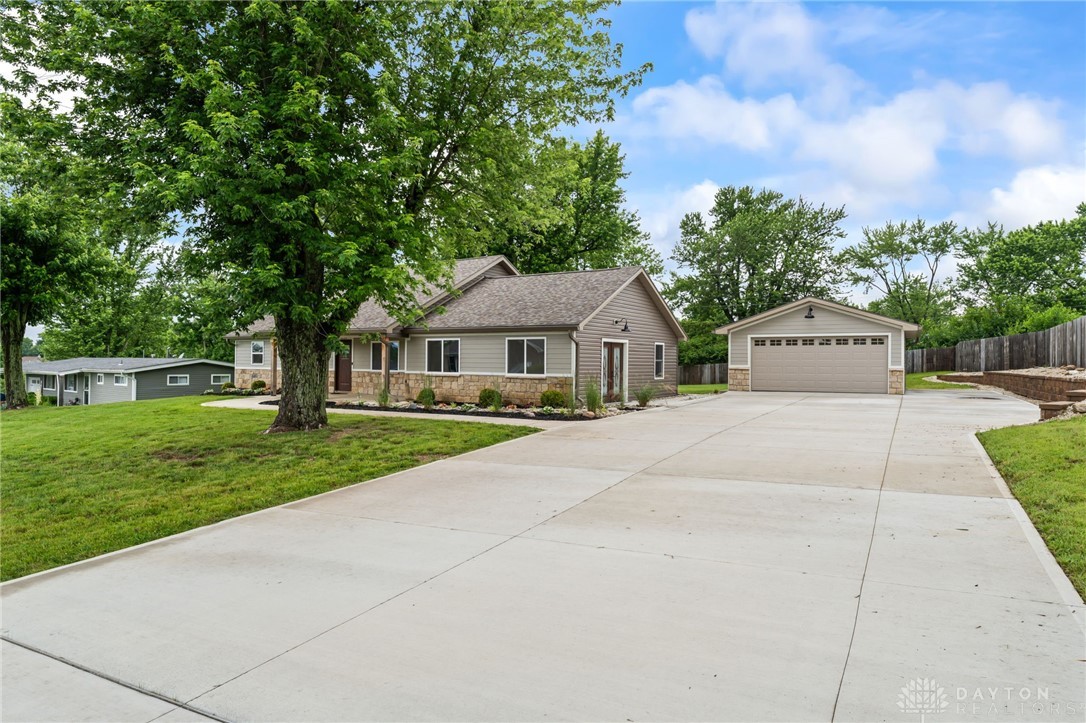 4124 Rosehill Drive, Beavercreek, Ohio image 2