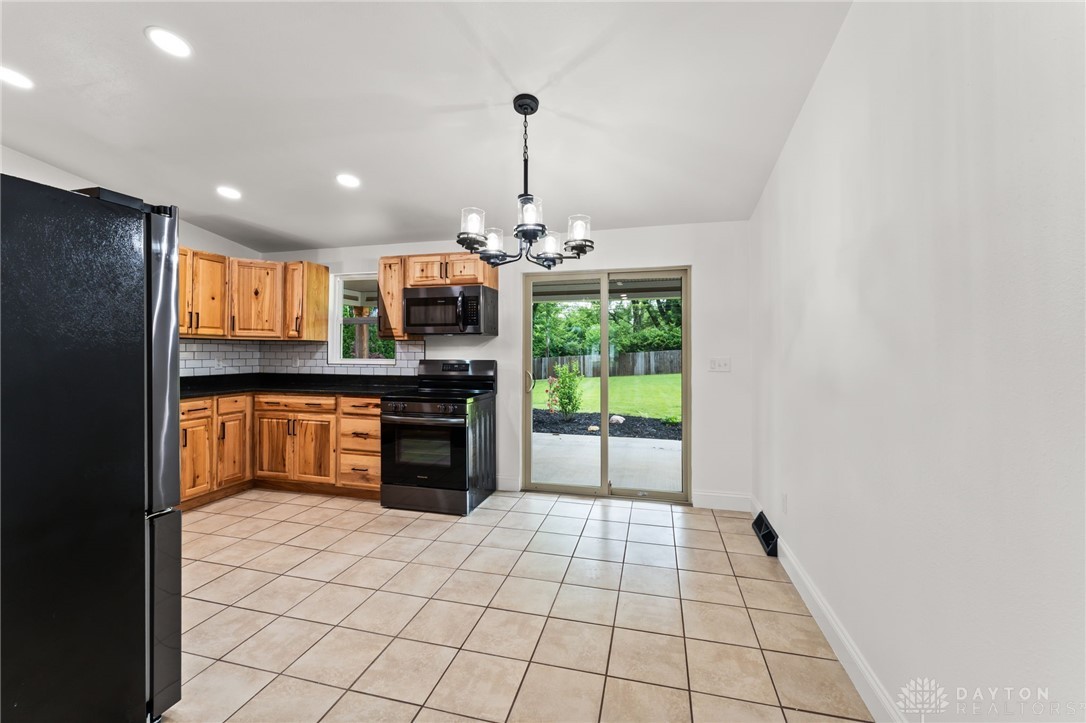 4124 Rosehill Drive, Beavercreek, Ohio image 18