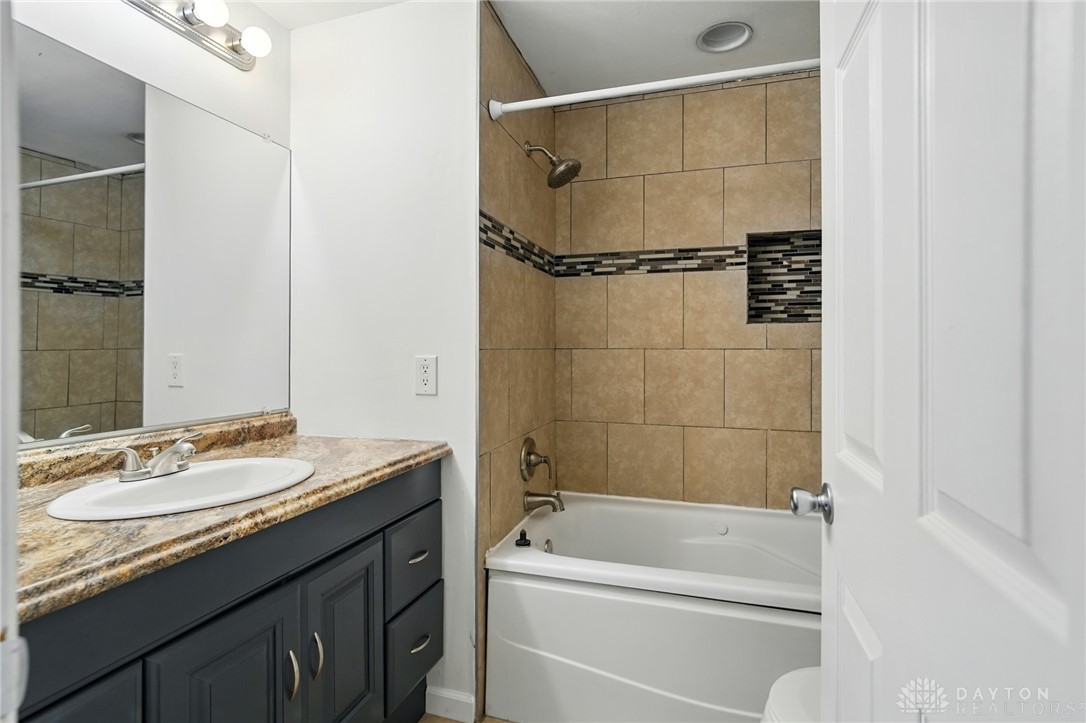 712 Decker Drive, Miamisburg, Ohio image 23
