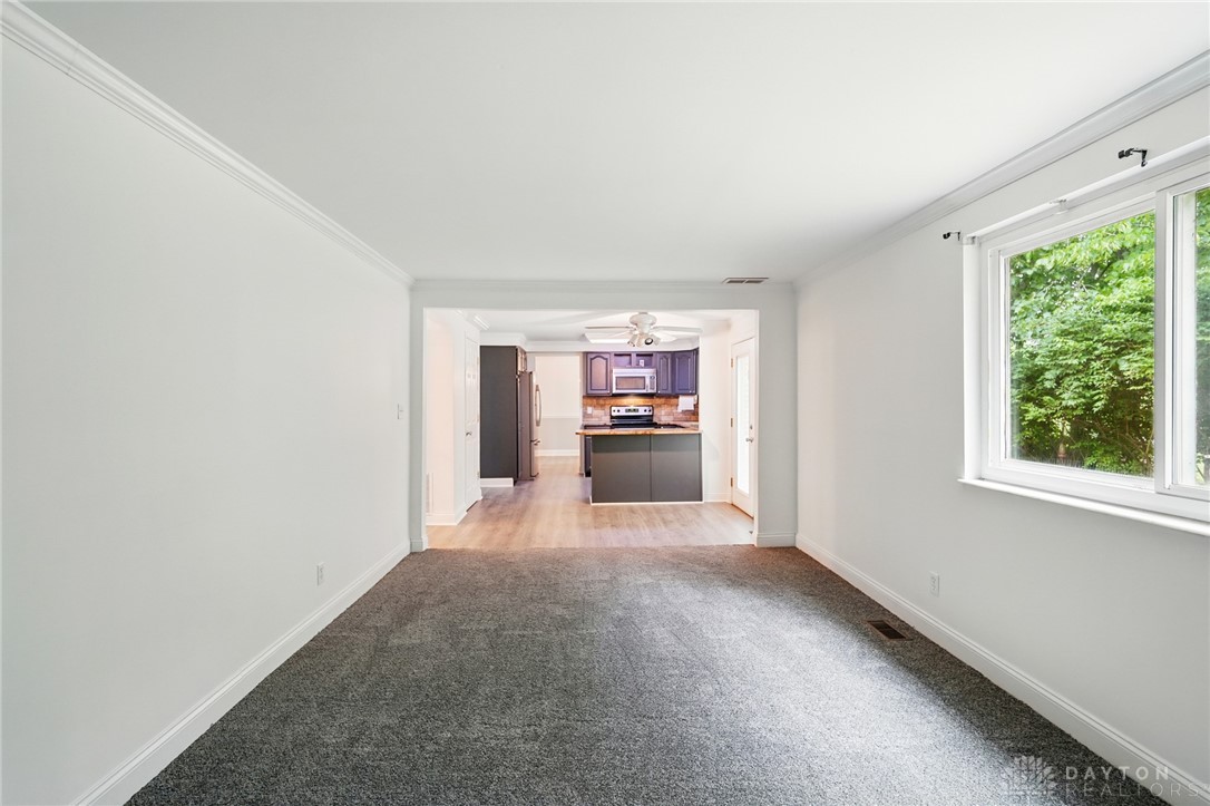 712 Decker Drive, Miamisburg, Ohio image 13
