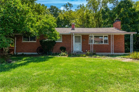 Photo of 712 Peach Orchard Drive, Dayton, OH 45449 (MLS # 968839)