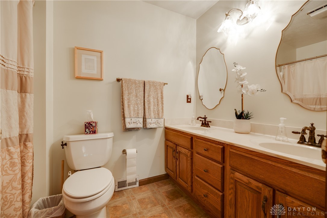 8784 Oregonia Road, Waynesville, Ohio image 39