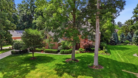Homes For Sale - 2534 Oakmoor Lane<br/> Miami Twp, OH 45459