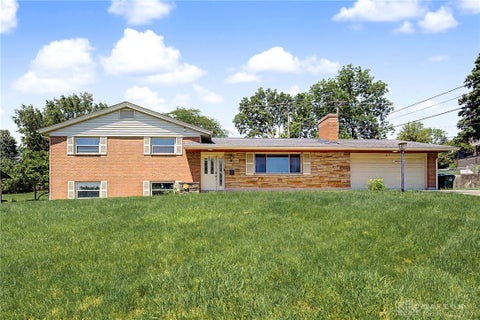 Homes For Sale - 617 Stoneybrook Drive<br/> Dayton, OH 45429