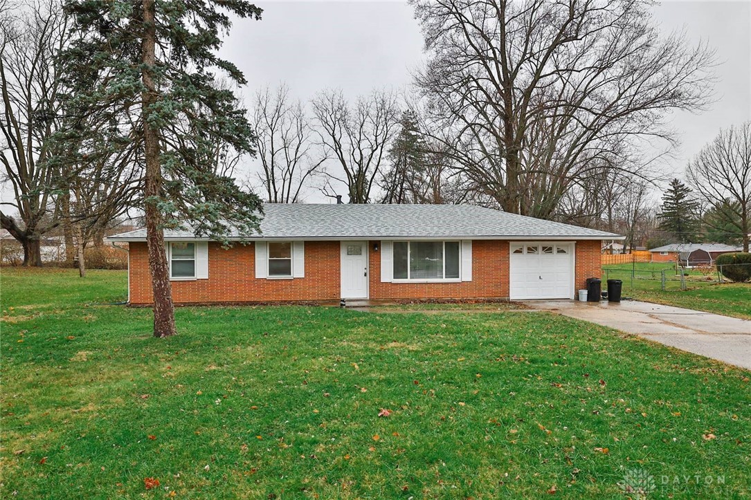 2993 Valleyview Drive, Fairborn, Ohio image 1