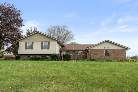 Photo of 2341 Clubside Drive, Bellbrook, OH 45431 (MLS # 957208)
