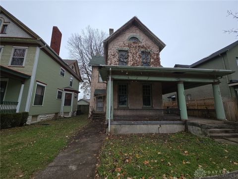 Photo of 146 Linden Avenue, Dayton, OH 45403 (MLS # 948105)