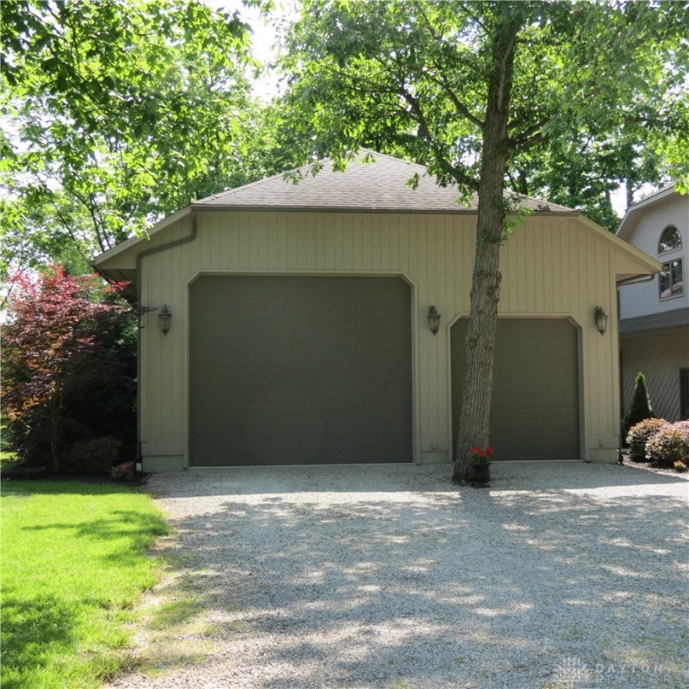 10207 Oak Creek Drive, Sidney, Ohio image 8