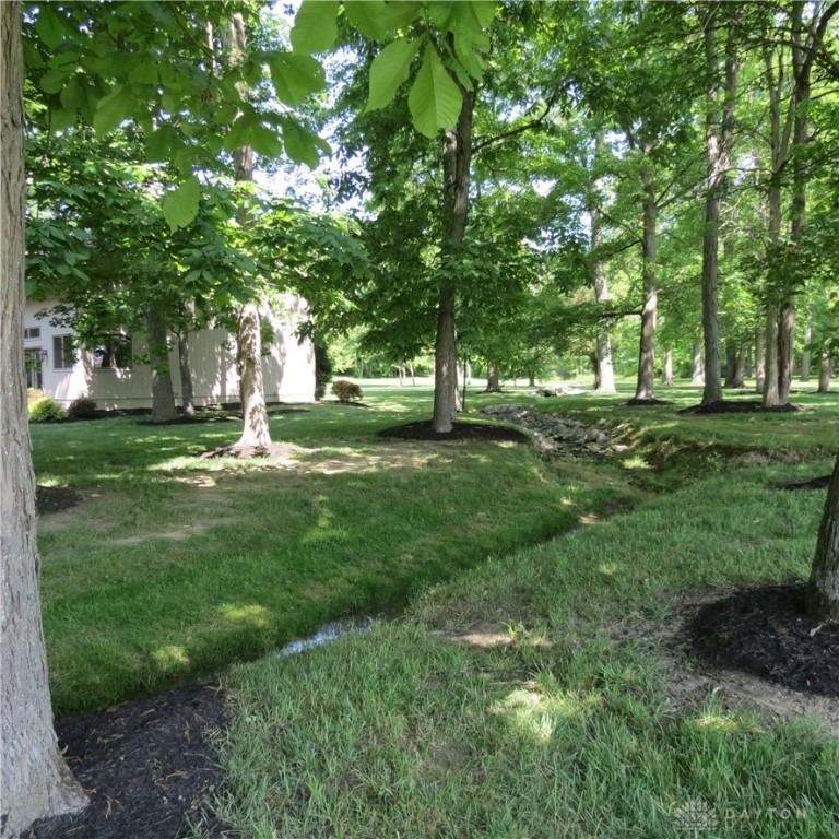 10207 Oak Creek Drive, Sidney, Ohio image 12
