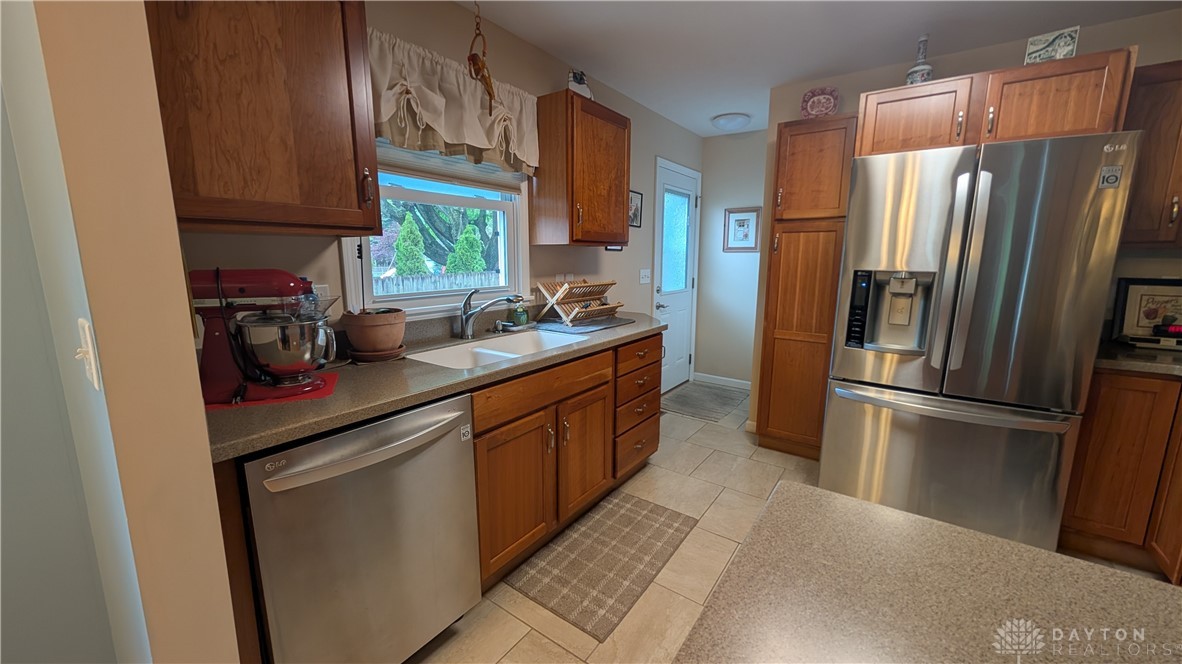 4919 Dinsmore Road, Dayton, Ohio image 10