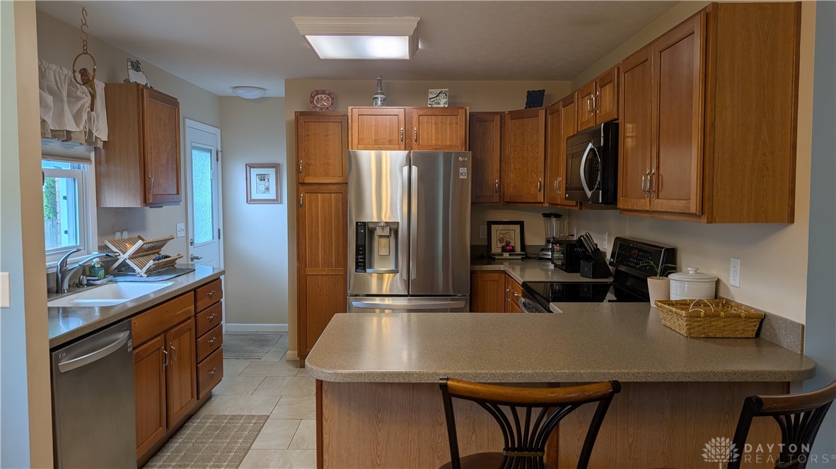 4919 Dinsmore Road, Dayton, Ohio image 8