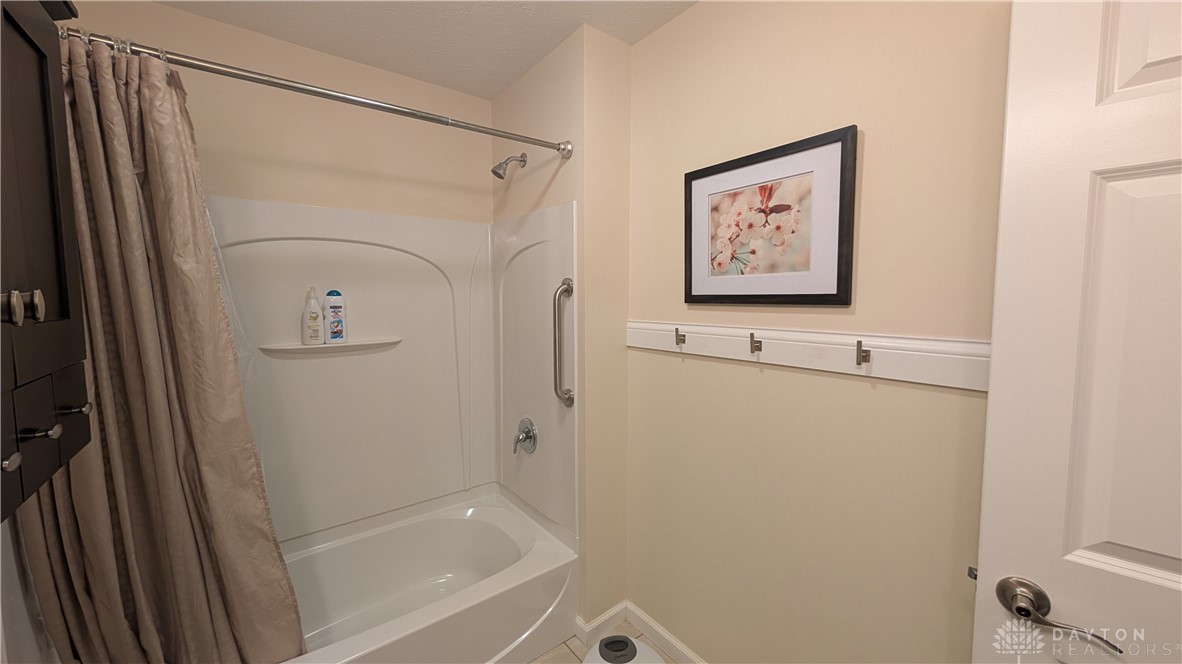 4919 Dinsmore Road, Dayton, Ohio image 27